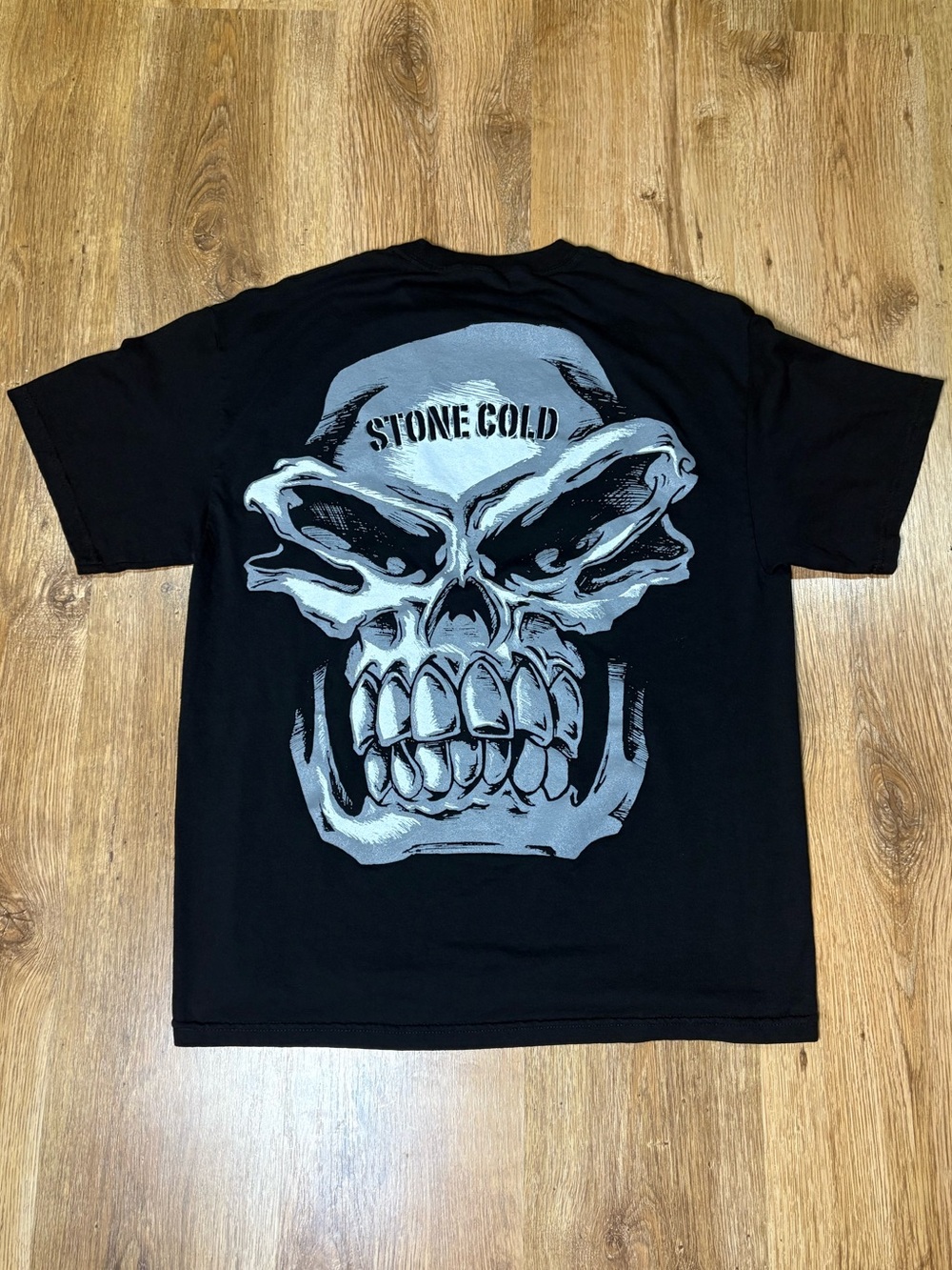 2002 wwe StoneCold giant skull graphic tee